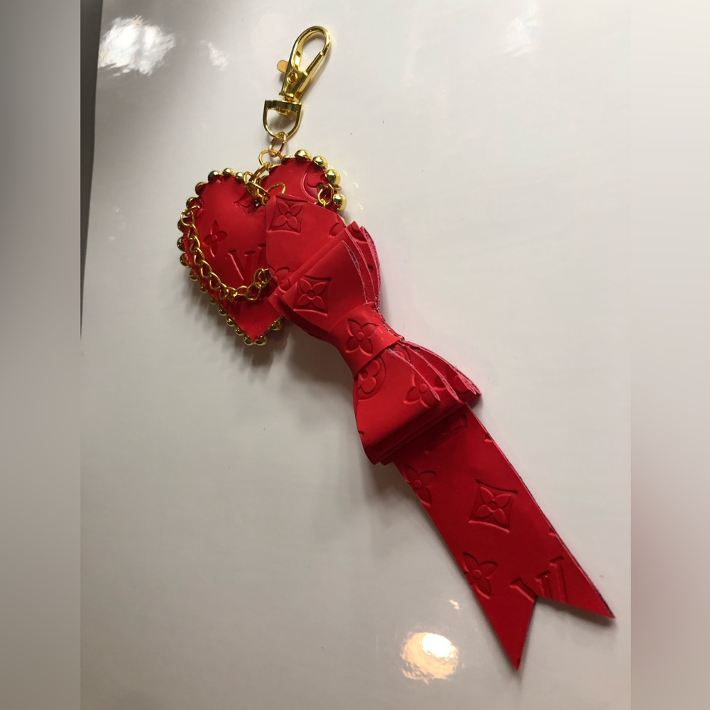 Heart Keychain/ Handbag Decor - Picture 3 of 3